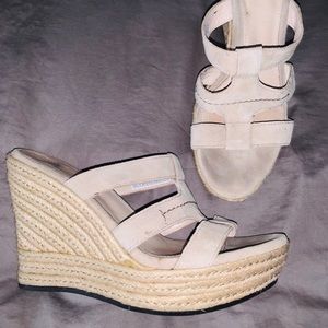 Ugg wedge sandal—sz 9.5–beige suede